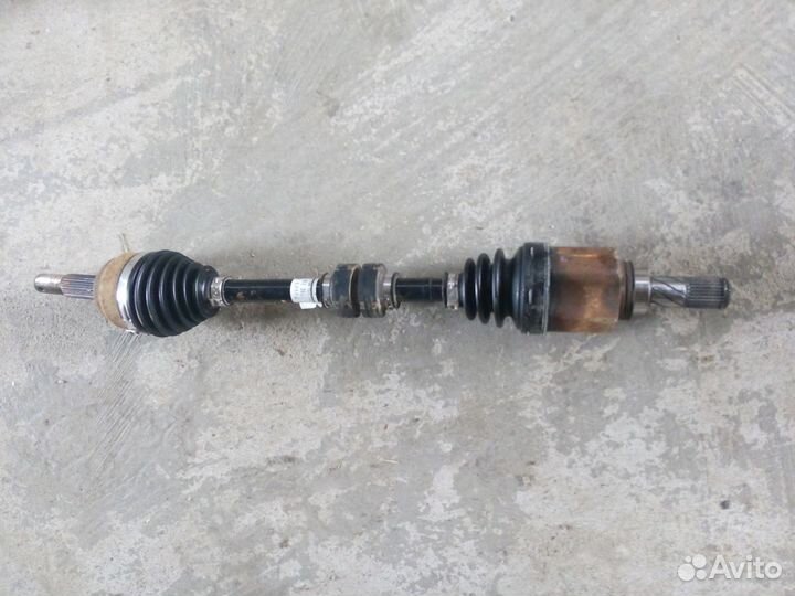 Привод левый 1.6 механика 07-13г Nissan Tiida