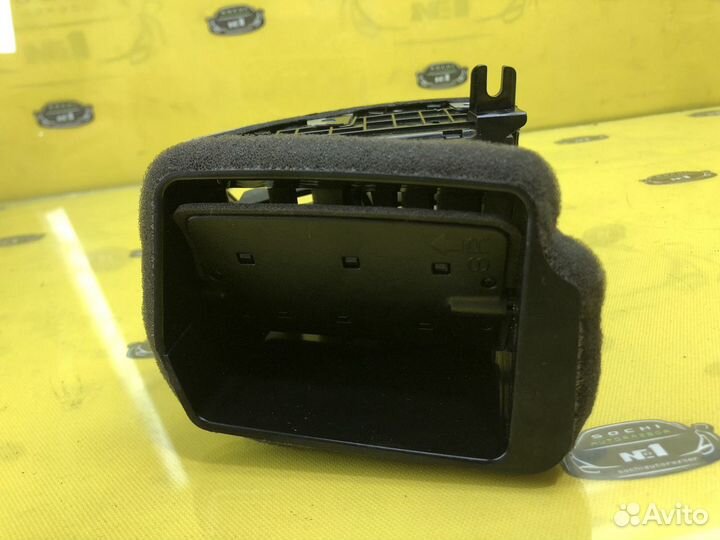 Дефлектор обдува R infiniti Q50 V37