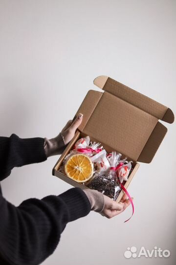 Подарочный рабор с лавандовым чаем и фрипсами