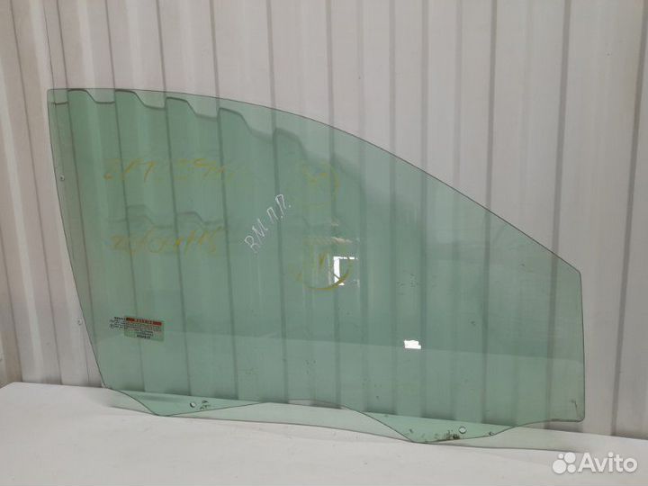 Стекло двери передней правой Renault Megane 2