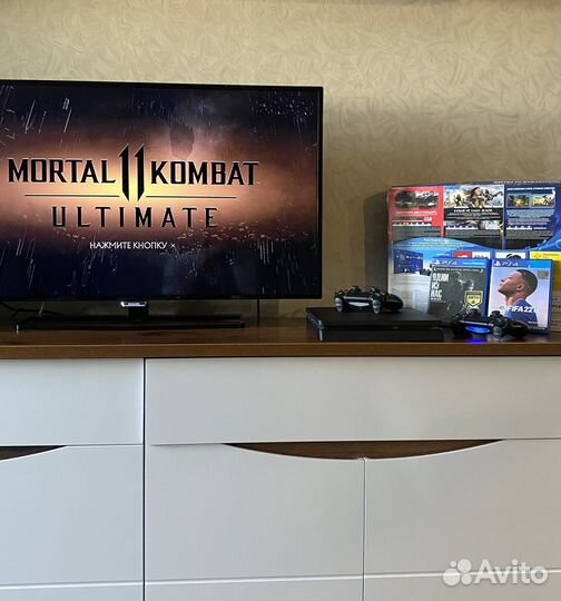 Sony playstation 4 slim