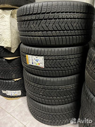 Pirelli Scorpion Winter RFT 285/40 R22 110W