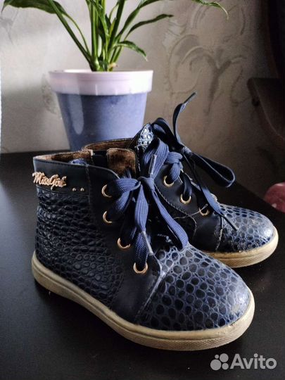 Кроссовки для девочки