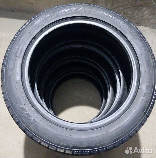 Toyo Observe Garit GIZ 205/55 R16