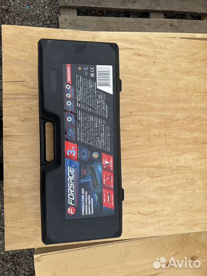 Домкрат подкатной 3 тонны