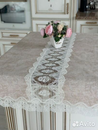 Скатерть с комплектом
