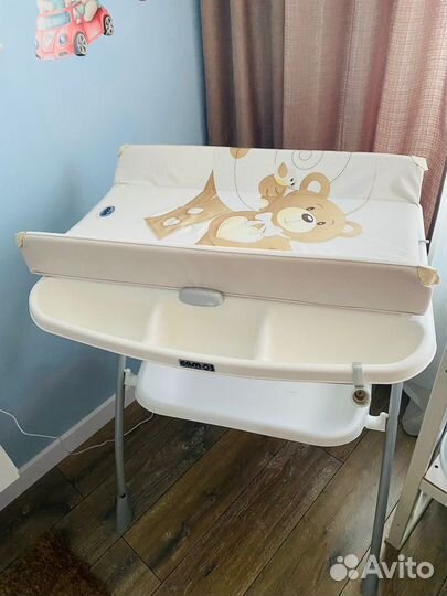 Ванночка для купания и пеленальный столик