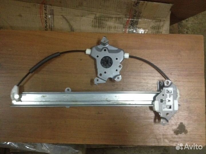 Стеклоподъёмник Nissan NP300 D22SS 807202S41A