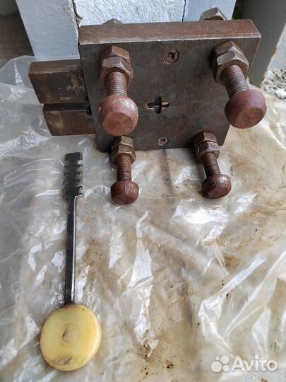 Замок ригельный б/у