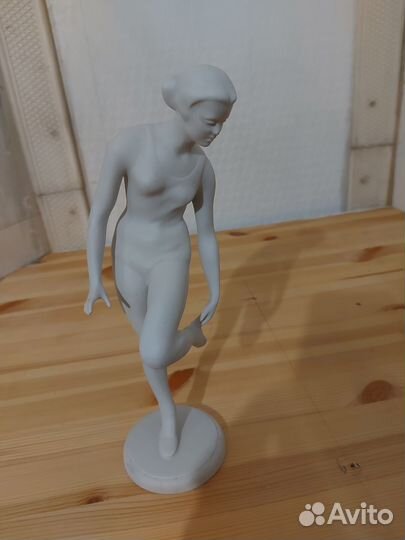 Статуэтка бисквит гимнастка Барановка