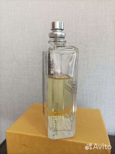 Escentric molecules 01