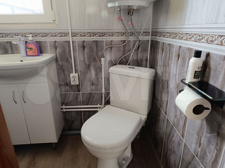 Дом 16 м² на участке 1 сот.