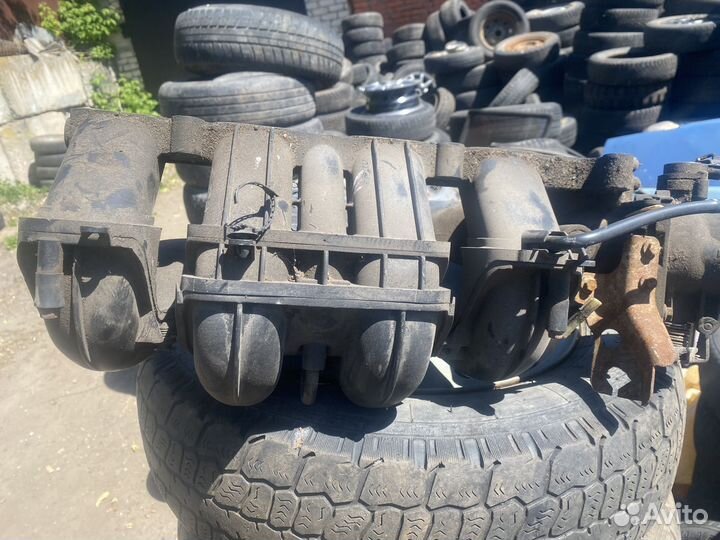 Коллектор впускной на Ford Mondeo 3 2.0