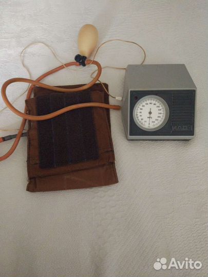 Тонометр полуавтоматический