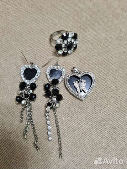 Серьги, кольцо и подвеска