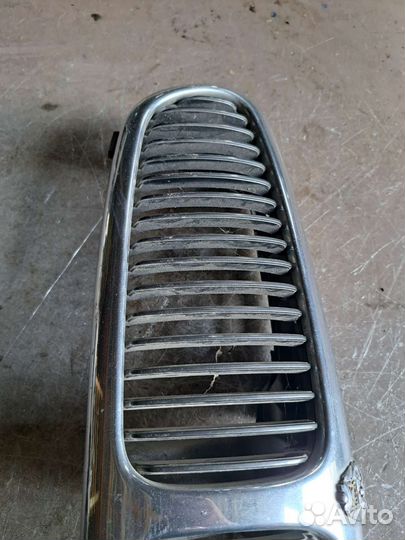 Решётка радиатора на Ягуар x-type