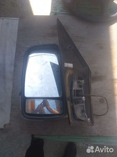 Зеркало заднего вида