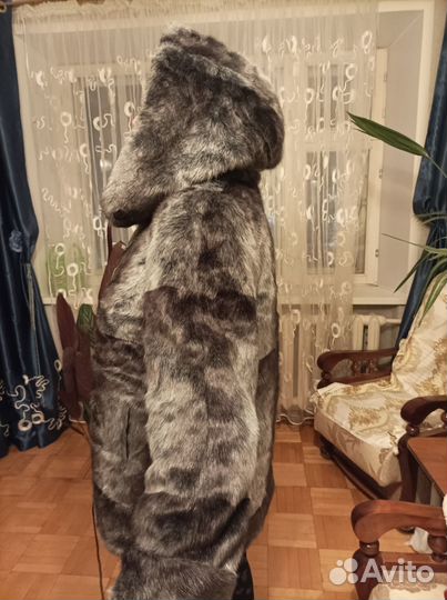 Искусственная шуба короткая с капюшоном