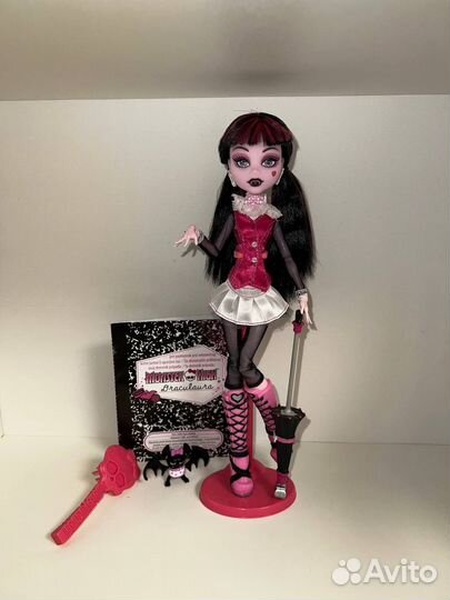 Кукла Монстер Хай дракулаура базовая