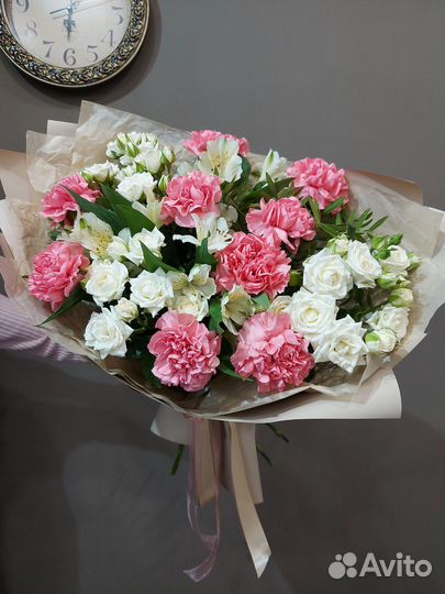 Букет из роз с диантусами