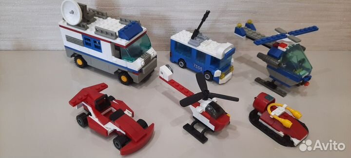 37 наборов конструкторов. Совместимы с Lego