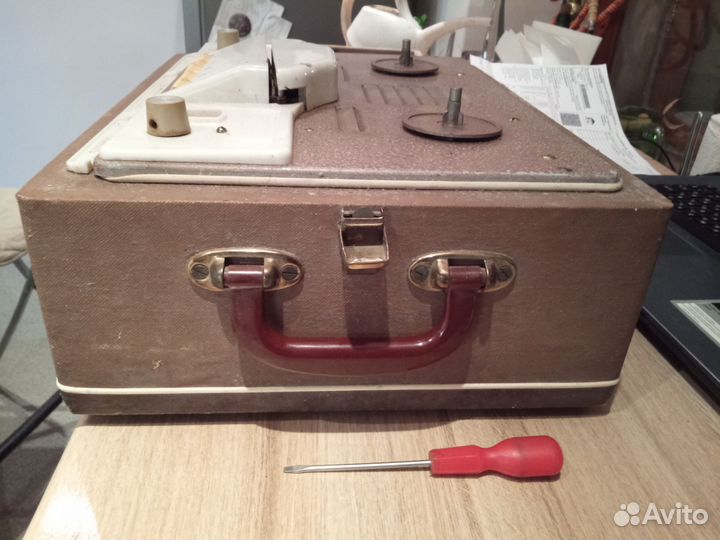 Катушечный магнитофон aidas