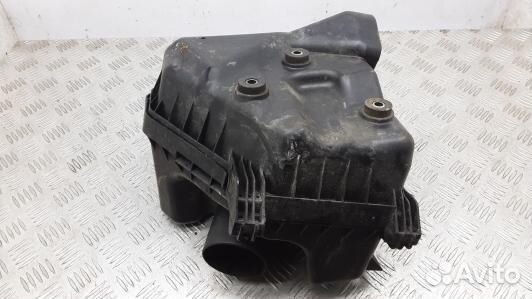 Корпус воздушного фильтра toyota auris E150 (3NI08