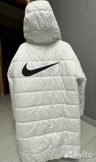 Пуховик женский 42- 44 новый от бренда nike