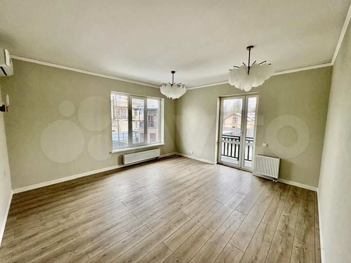 Дом 200 м² на участке 8 сот.