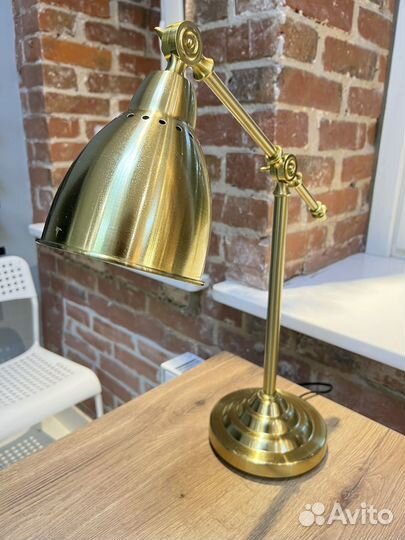 Лампа настольная