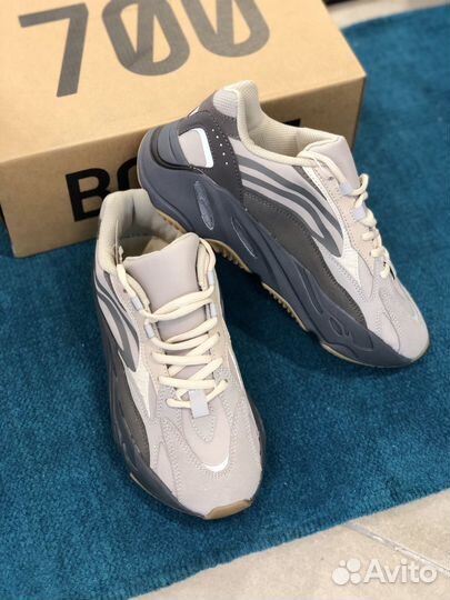 Adidas yeezy boost 700