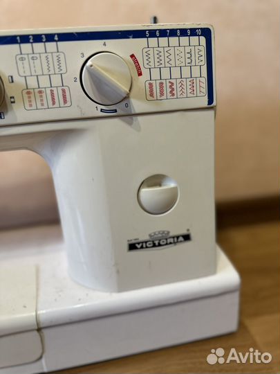 Швейная машина victoria