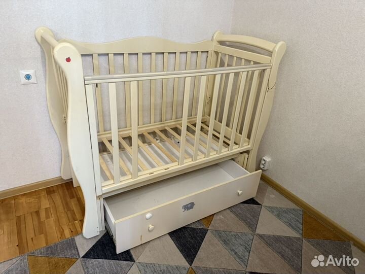 Детская кроватка