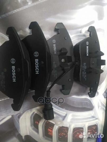 Колодки тормозные дисковые перед 986495412 Bosch