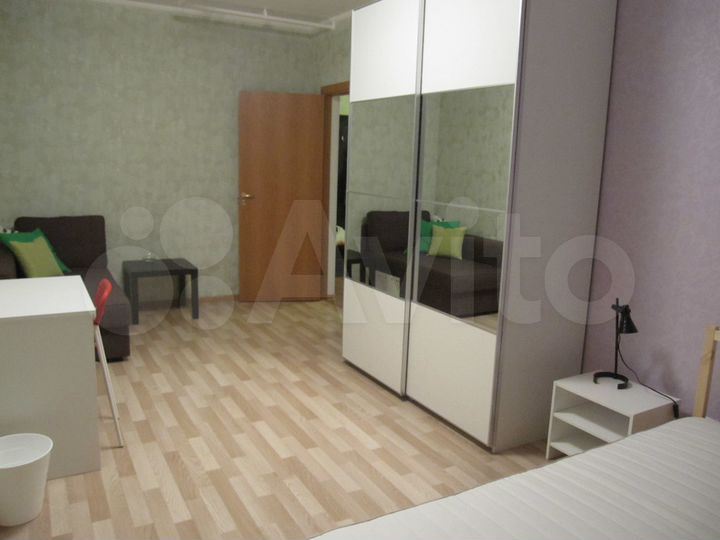 Комната 22 м² в 3-к., 17/37 эт.