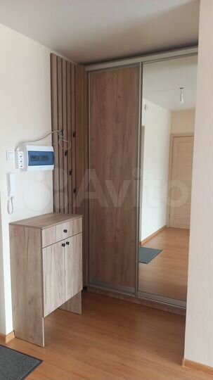 2-к. квартира, 43 м², 4/10 эт.