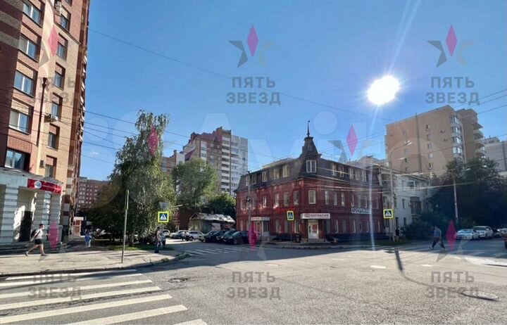 Отдельно стоящее здание в центре города