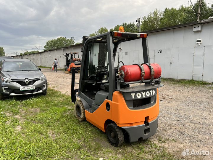 Вилочный погрузчик Toyota 32-8FG15, 2007