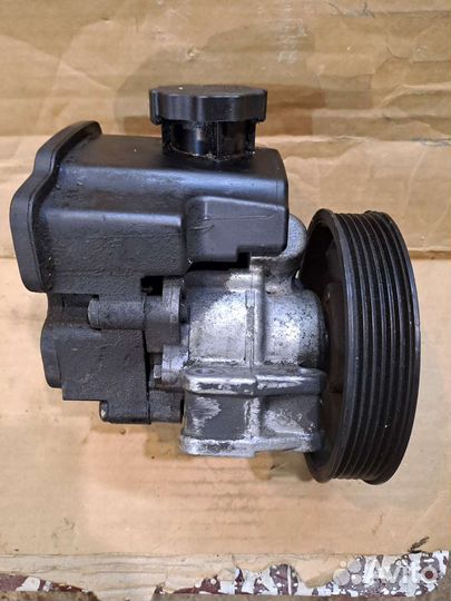 Насос гидроусилителя руля Mercedes-Benz