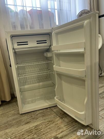 Холодильник Dexp RF-SD090MA/W