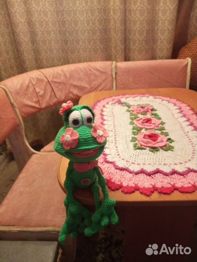 Вязаный лягушонок