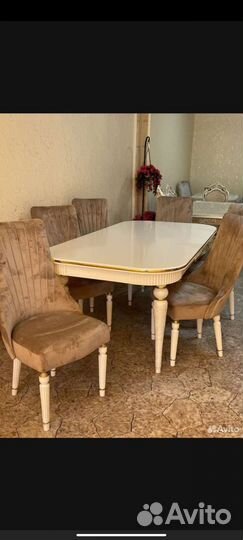 Столы и стулья для кухни и для зала