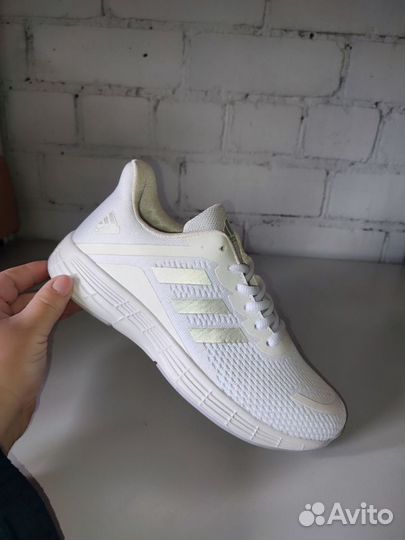 Кроссовки Adidas