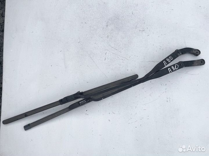 Поводок дворника Audi 80 B3