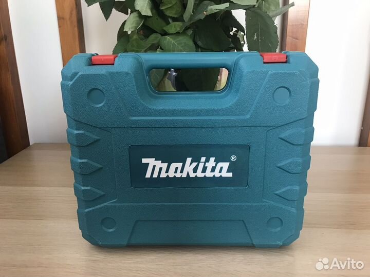 Шуруповерт makita 18v