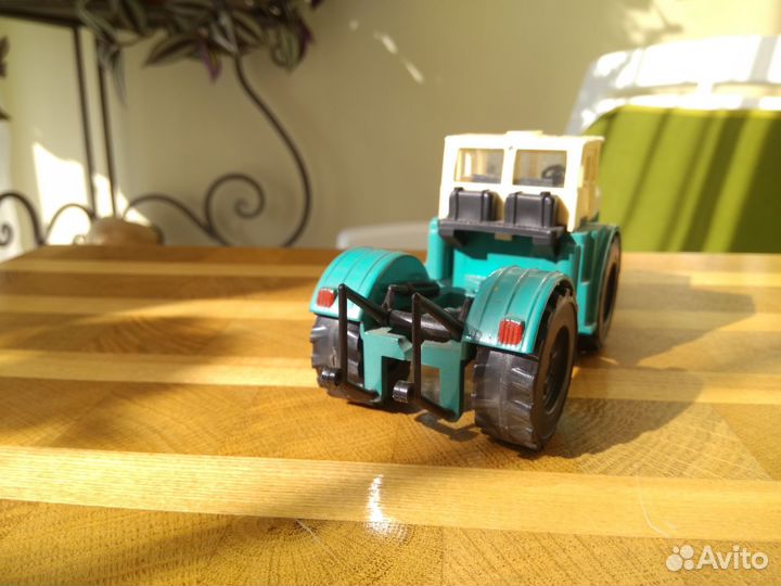Модель трактора Кировец, 1/43, СССР Металл