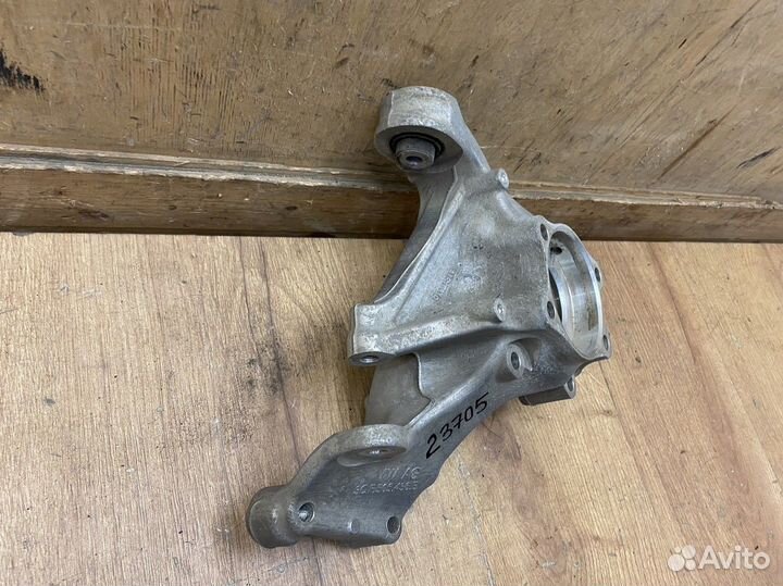 Кулак задний правый Volkswagen Teramont 2017+