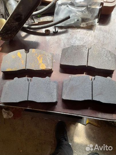 Тормозные колодки комплект