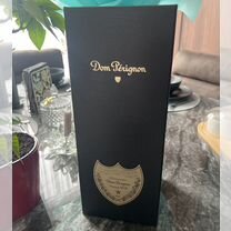 Коробка и бутылка Dom Perignon 2013