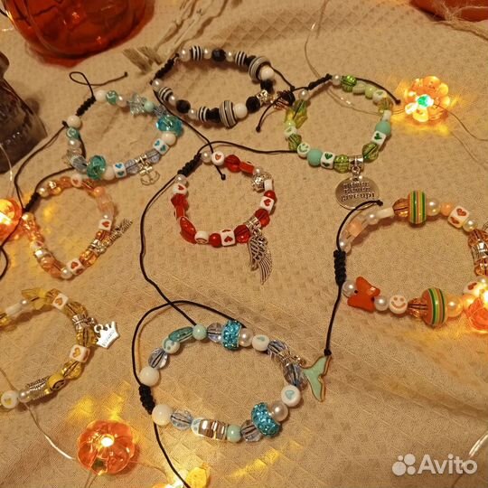 Браслеты с подвесками